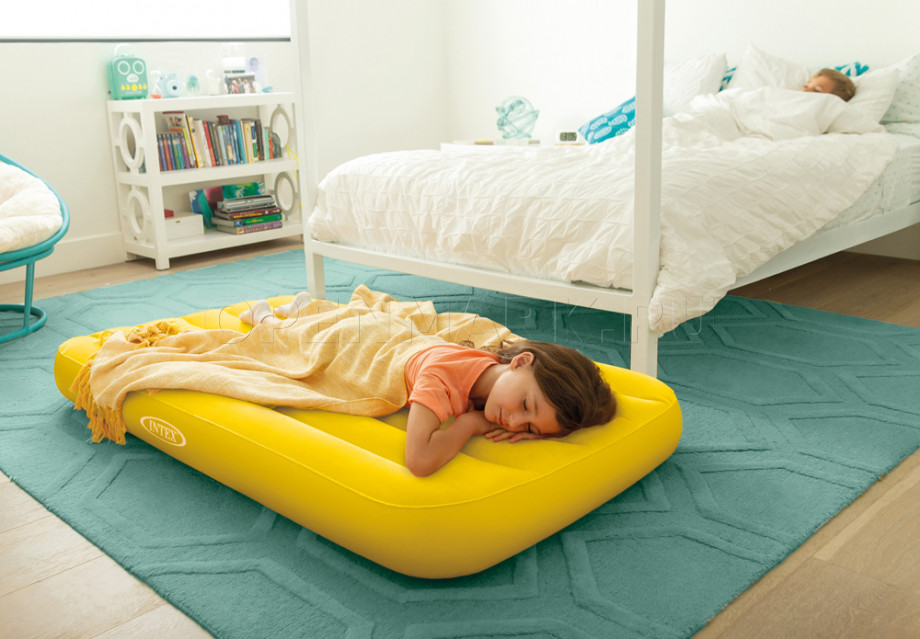 Детский односпальный надувной матрас Intex 66803NP Cozy Kidz Airbed (жёлтый, без насоса)