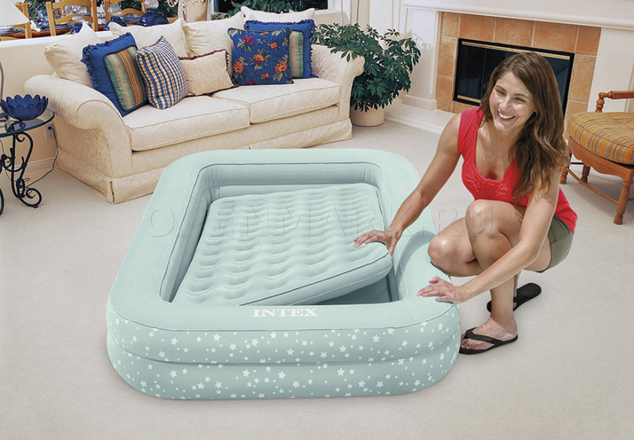 Детский односпальный надувной матрас Intex 66810NP Kidz Travel Bed Set + ручной насос