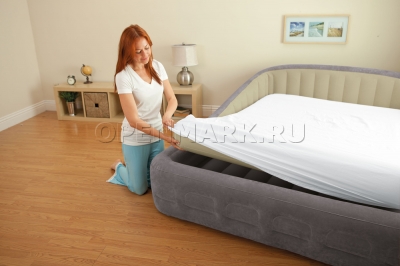 Двуспальная надувная кровать Intex 67972 Comfort Frame Bed + внешний электронасос